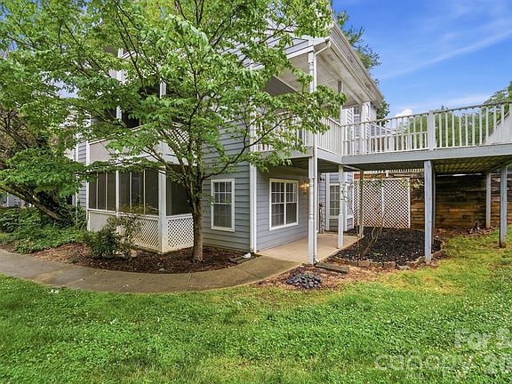 3rd image of 6043 Green Forest Dr