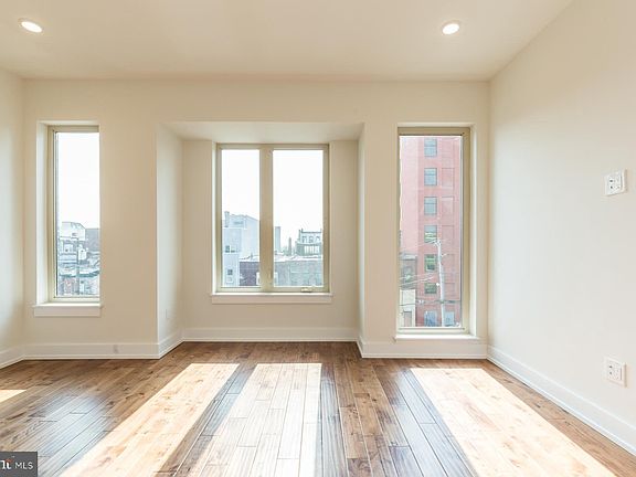 3rd image of 812 N Burns St Unit 2