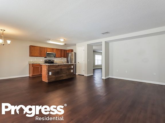 3rd image of 10601 Boyette Creek Blvd