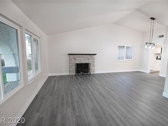 3rd image of 1533 Sandra Dr
