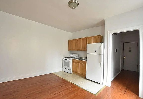 4th image of 2704 Kingsbridge Ter APT B5