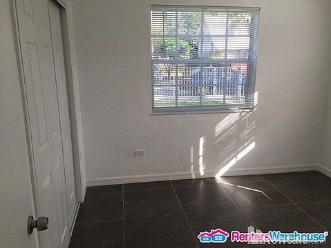 5th image of 440 NE 69th St #1