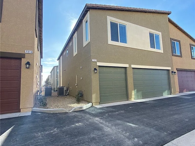7312 Halo Falls St — Photo 18