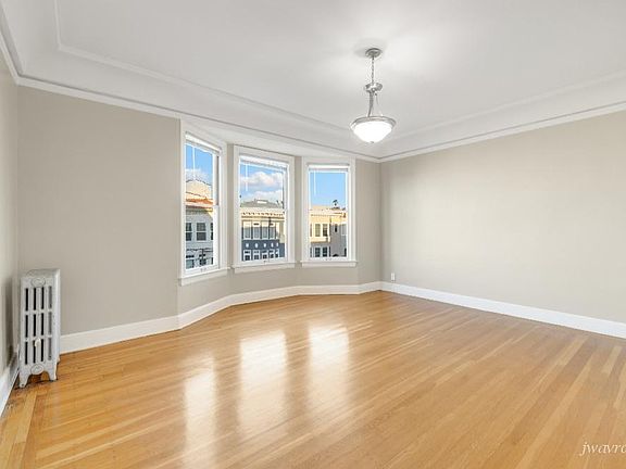 4th image of 2101 Bay St APT 205