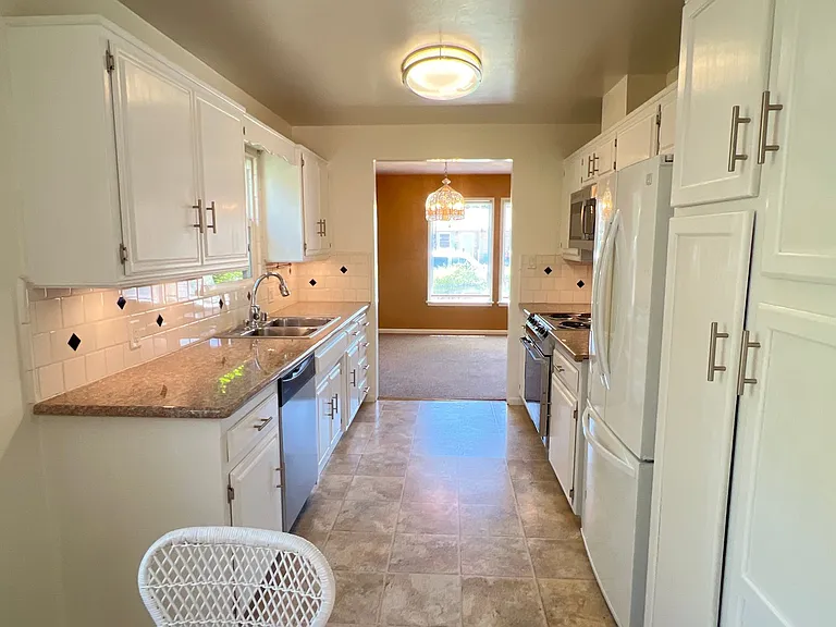2629 Alder St — Photo 8