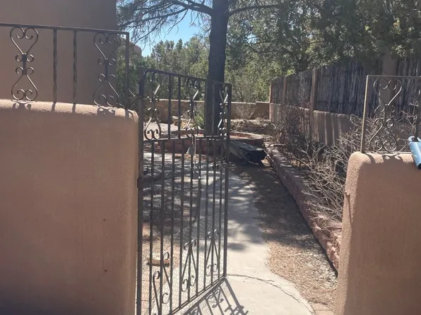 508 Circle Dr, Santa Fe, NM 87501