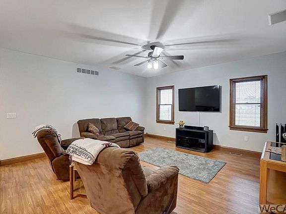 4th image of 606 Hawthorne Dr