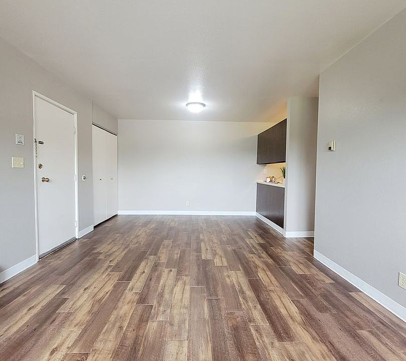 1st image of 1612 8th St N #70