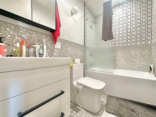 Rented by Elmord Management LLC | media 7