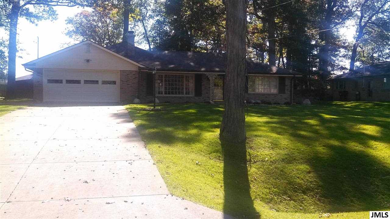 1701 Shoemaker Dr, Jackson, MI 49203 Zillow
