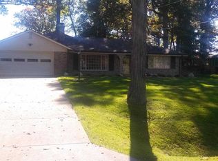 1701 Shoemaker Dr, Jackson, MI 49203