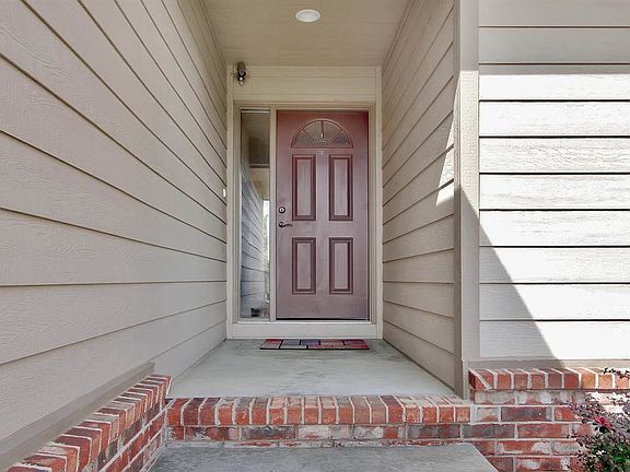 3rd image of 12714 E Mainsgate St