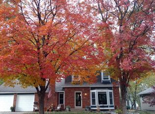 9816 W 100th St, Overland Park, KS 66212