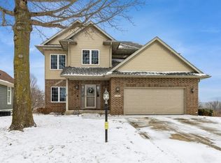 2205 Pembrokeshire Dr, Coralville, IA 52241