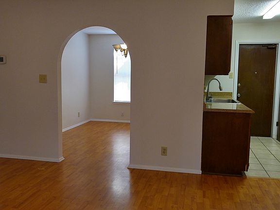 3rd image of 4707 Casa Manana St