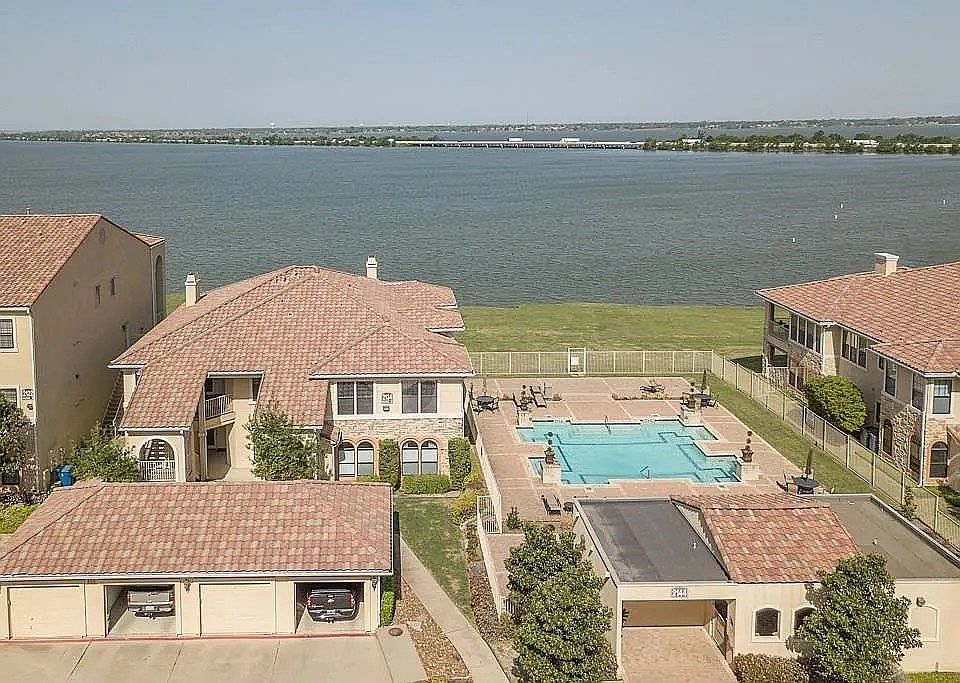 1st image of 2137 Portofino Dr #2137