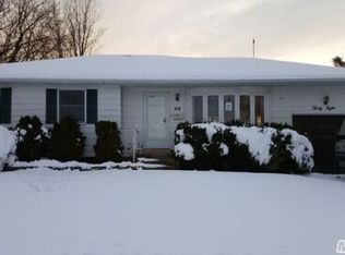 38 Bluebell Ln, North Babylon, NY 11703