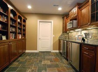 707 Appletree Ln, Deerfield, IL 60015