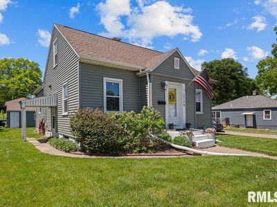 2734 College Ave, Davenport, IA, 52803
