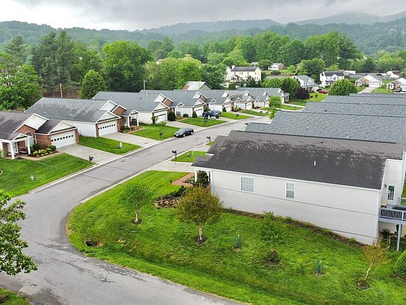 2nd image of 4926 Renee Ln
