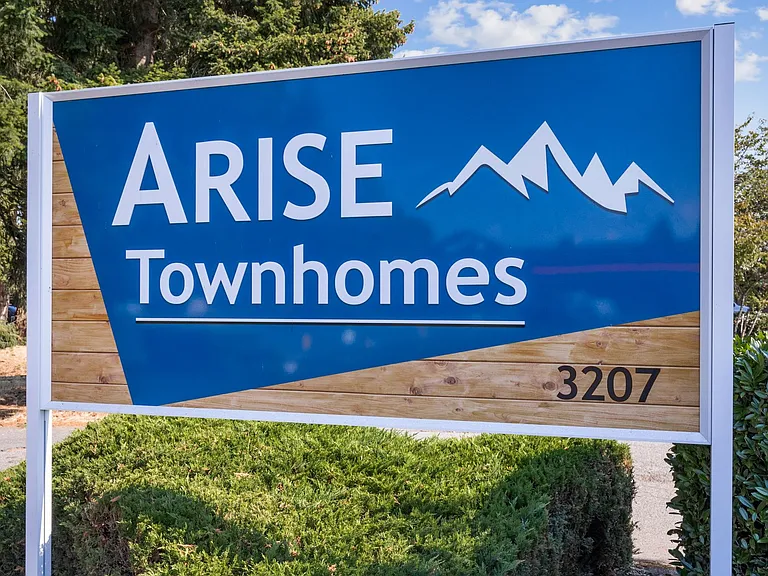 Arise Townhomes — Photo 5