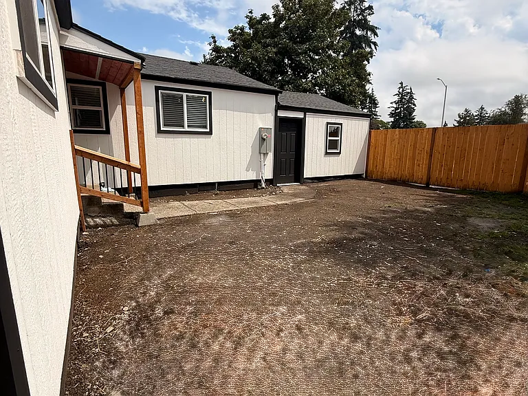 11262 Yakima Ave S — Photo 3