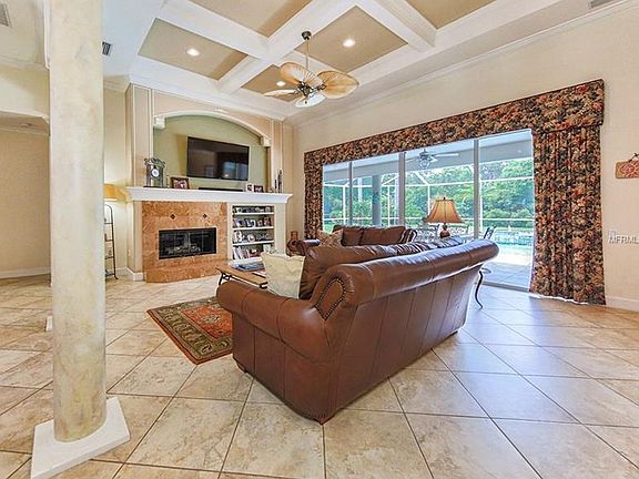 4th image of 618 Capistrano Dr