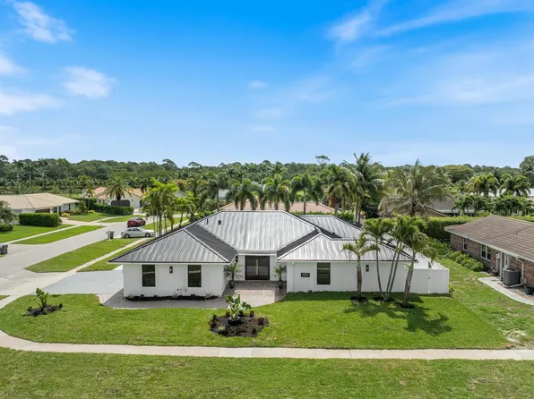 22100 Serenata Circle W, Boca Raton, FL 33433