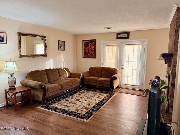 3rd image of 512 S Pine Cone Lane