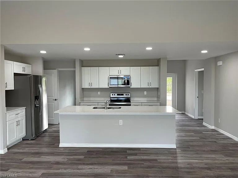 3222 Santa Barbara Blvd N — Photo 3