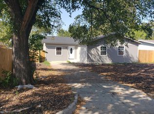 511 Circle Dr, Arlington, TX 76010