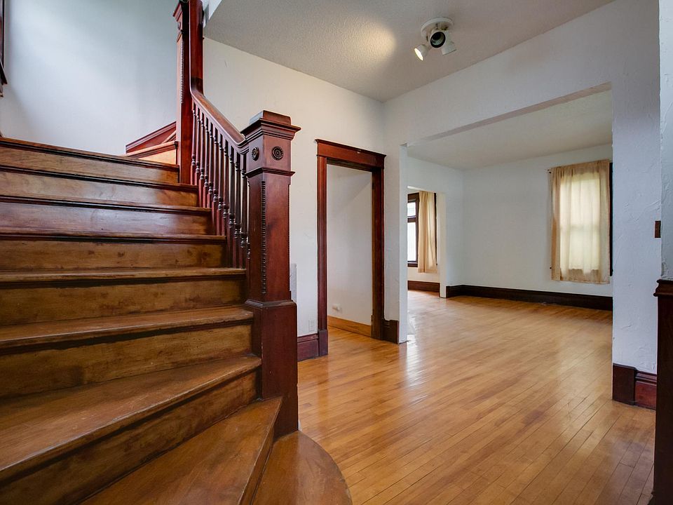 1st image of 1208 Raymond Ave