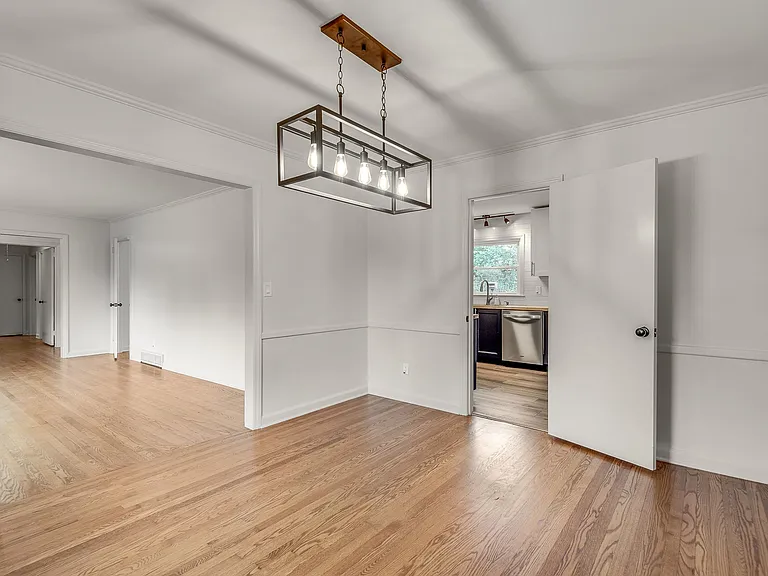 675 N Superior Ave — Photo 8