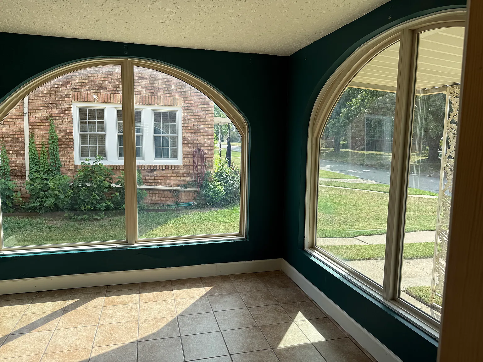 3 bed, 2184 sqft, $2,300 — Photo 4