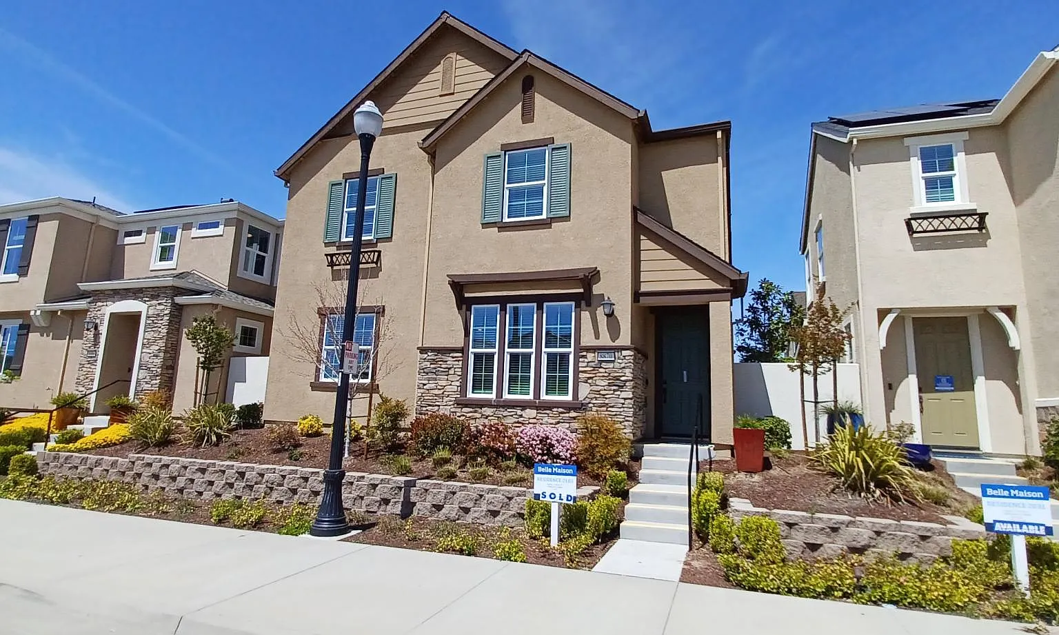 4 bed, 2185 sqft, $4,950 — Photo 3