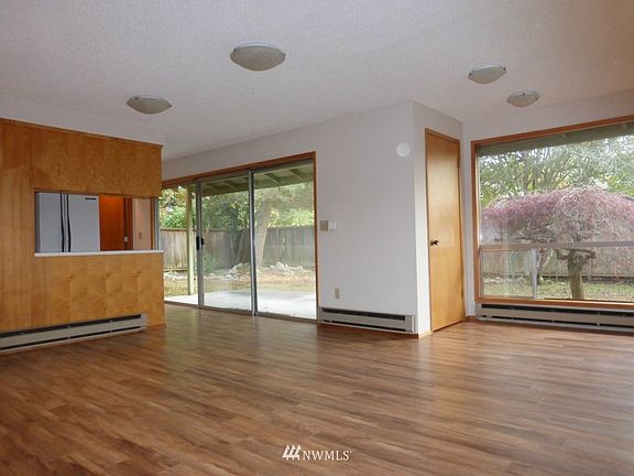 3rd image of 2206 Westlake Drive SE