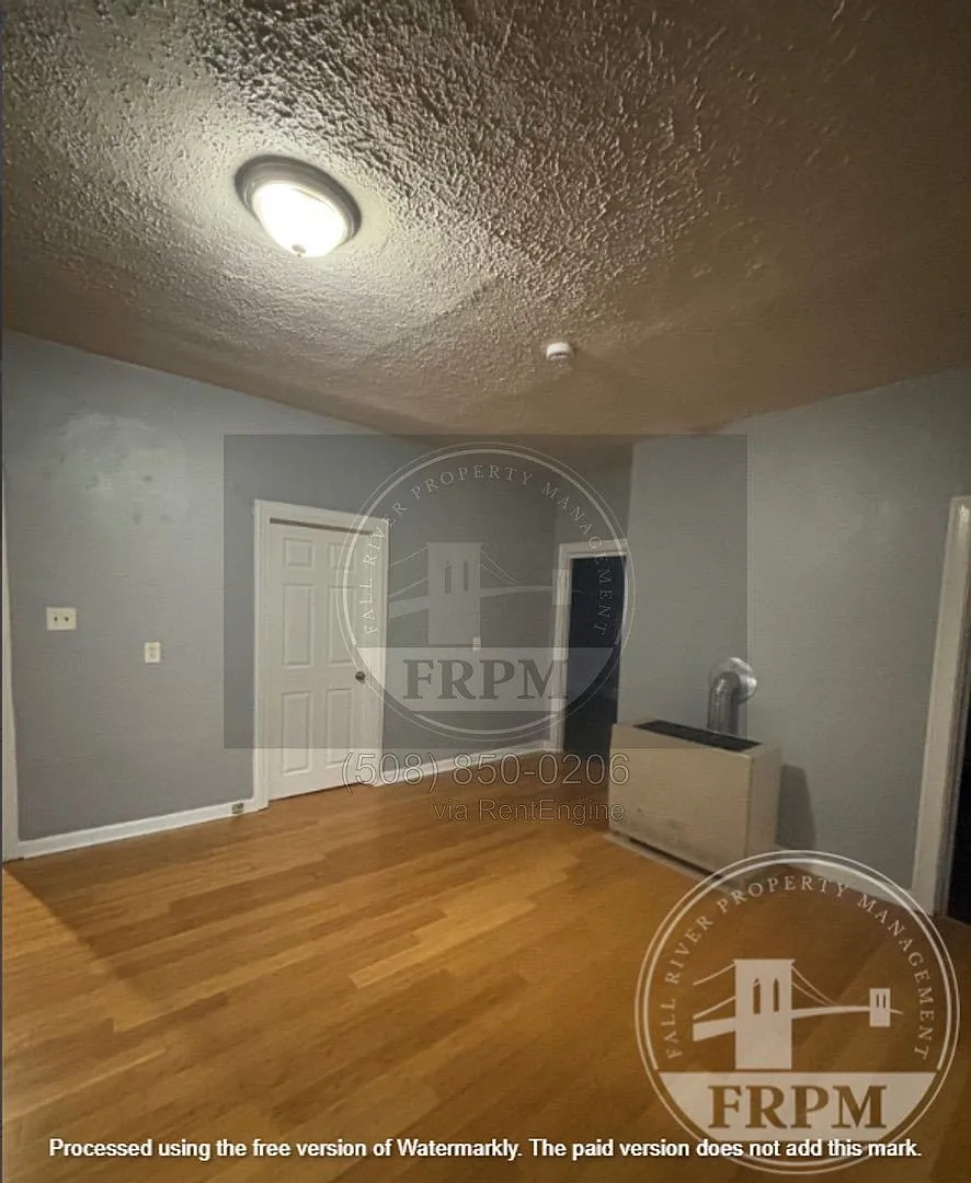 3 bed, 1.0 bath, $1,500 — Photo 3