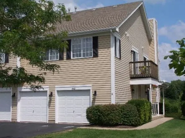 1540 Hickory Rd, Woodstock, IL 60098