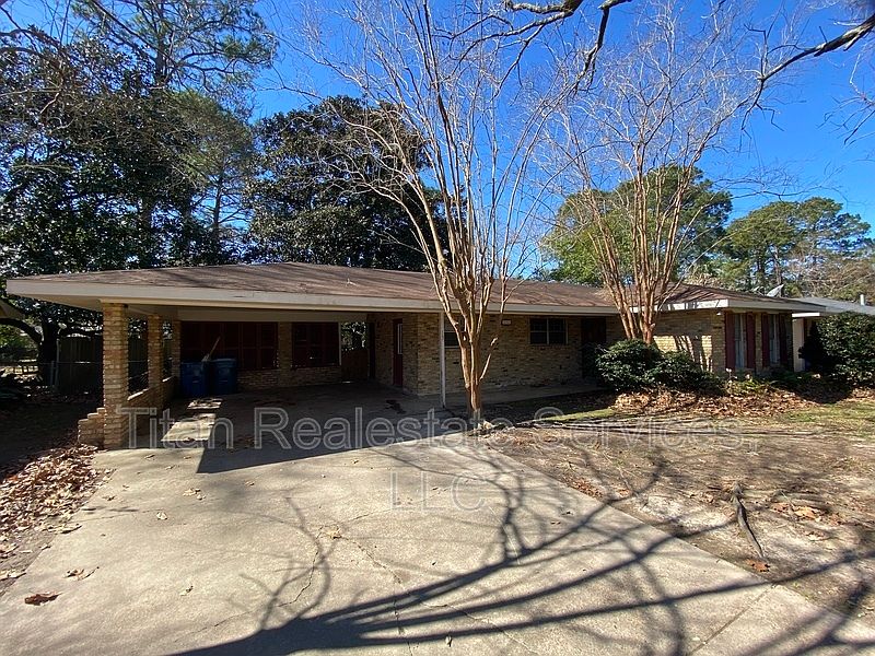 1st image of 131 Westchester Dr