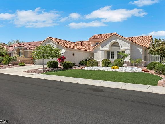 2nd image of 2921 Golf Links Dr