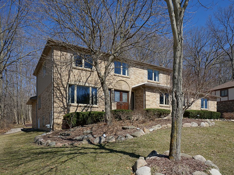 1st image of 42144 Crestview Cir