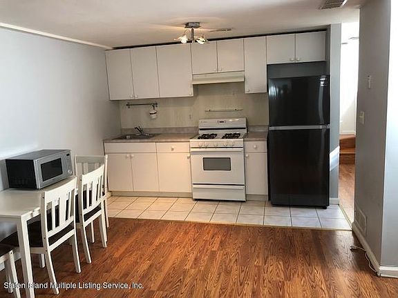 2nd image of 220 Essex Dr