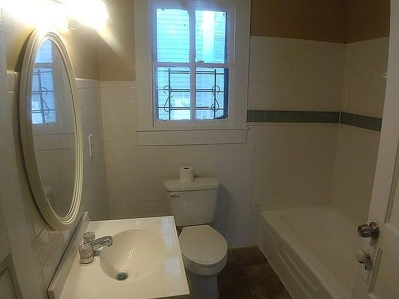 2nd image of 1406 Teche St