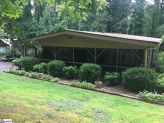 2nd image of 410 West Dr