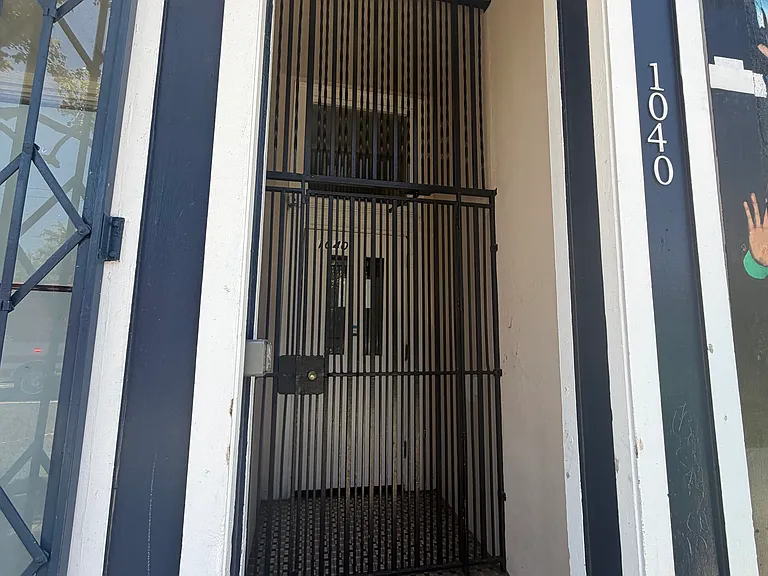 1040 Howard St #7 — Photo 12