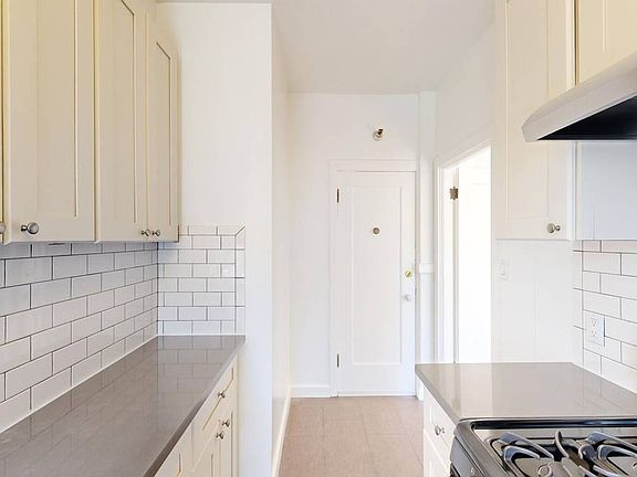 4th image of 2679 Larkin St #301