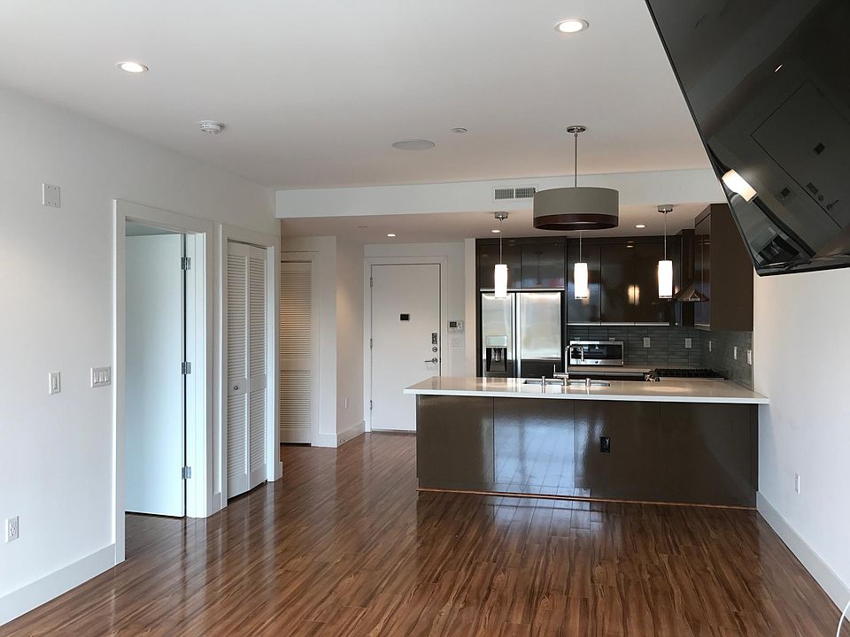 1st image of 234 7th Ave Unit 404