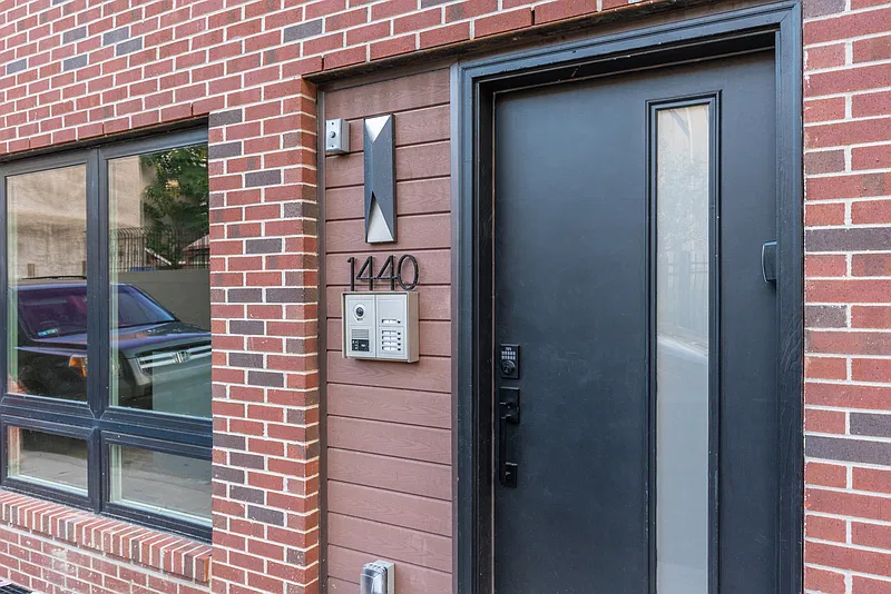 2 bed, 2.0 bath, 886 sqft, $1,675 — Photo 1