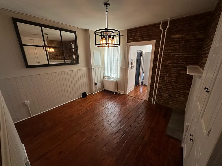 310 E Miner St — Photo 2