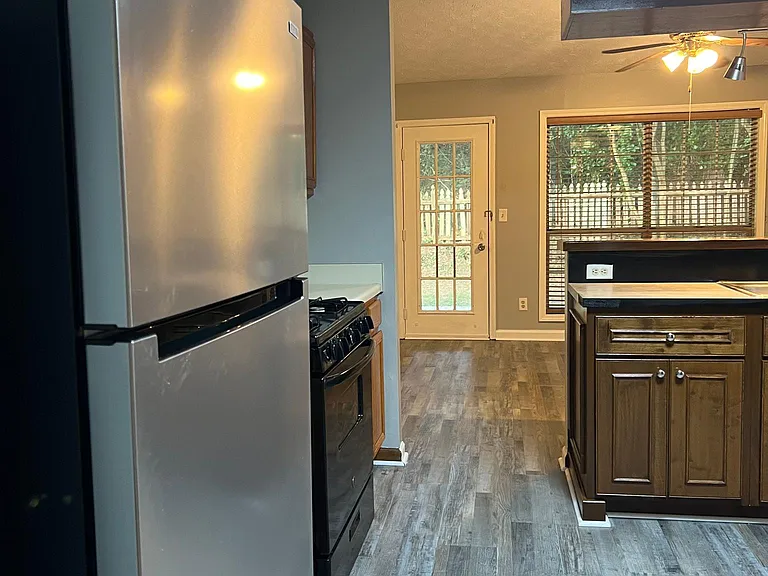 695 Paris Dr — Photo 11